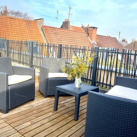 Léonard, Comme à La Maison - Vieux Apartamento