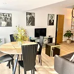 Léonard, Comme à La Maison - Vieux Apartamento Lila